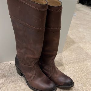 FRYE leather boots 7.5 distressed brown